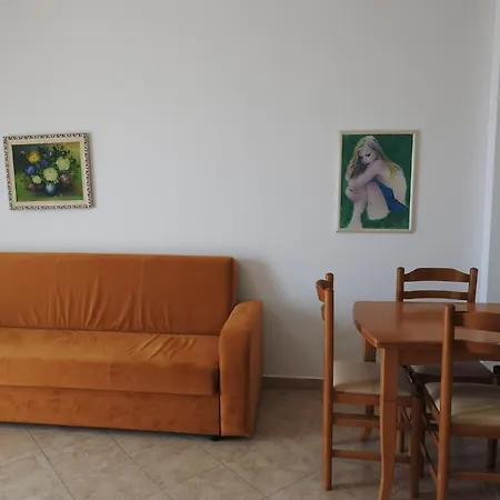 Apartament Xhoi