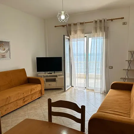 Apartament Xhoi *